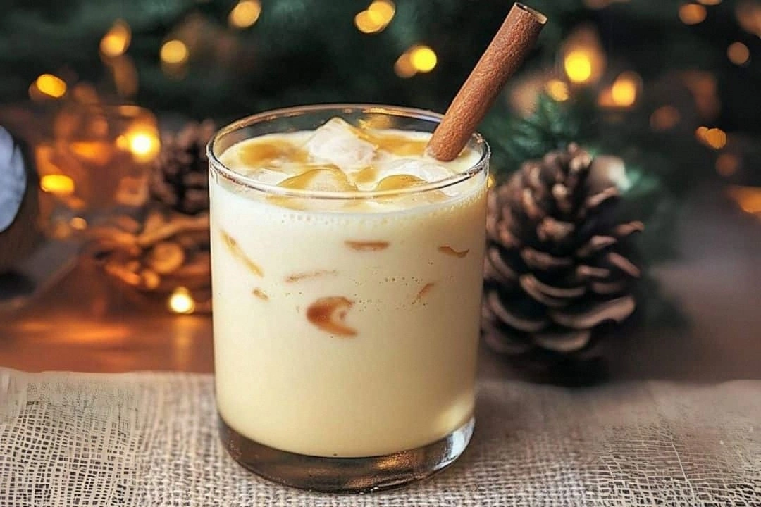 Amaretto Eggnog Cocktail