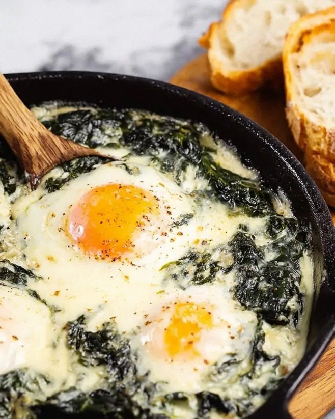 Baked Eggs Florentine: A Deliciously Unique Recipe!