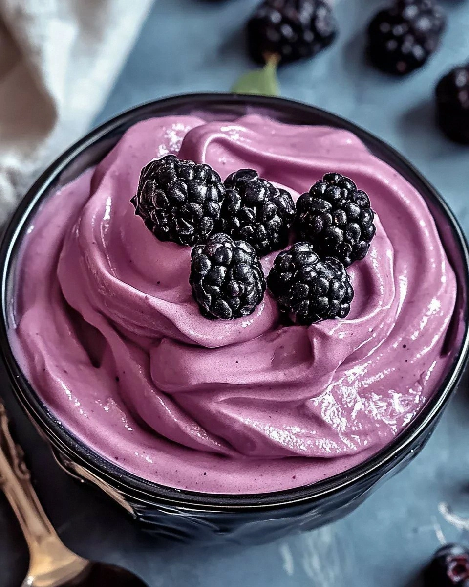 Blackberry Bliss: A Mousse That Tastes Like Summer