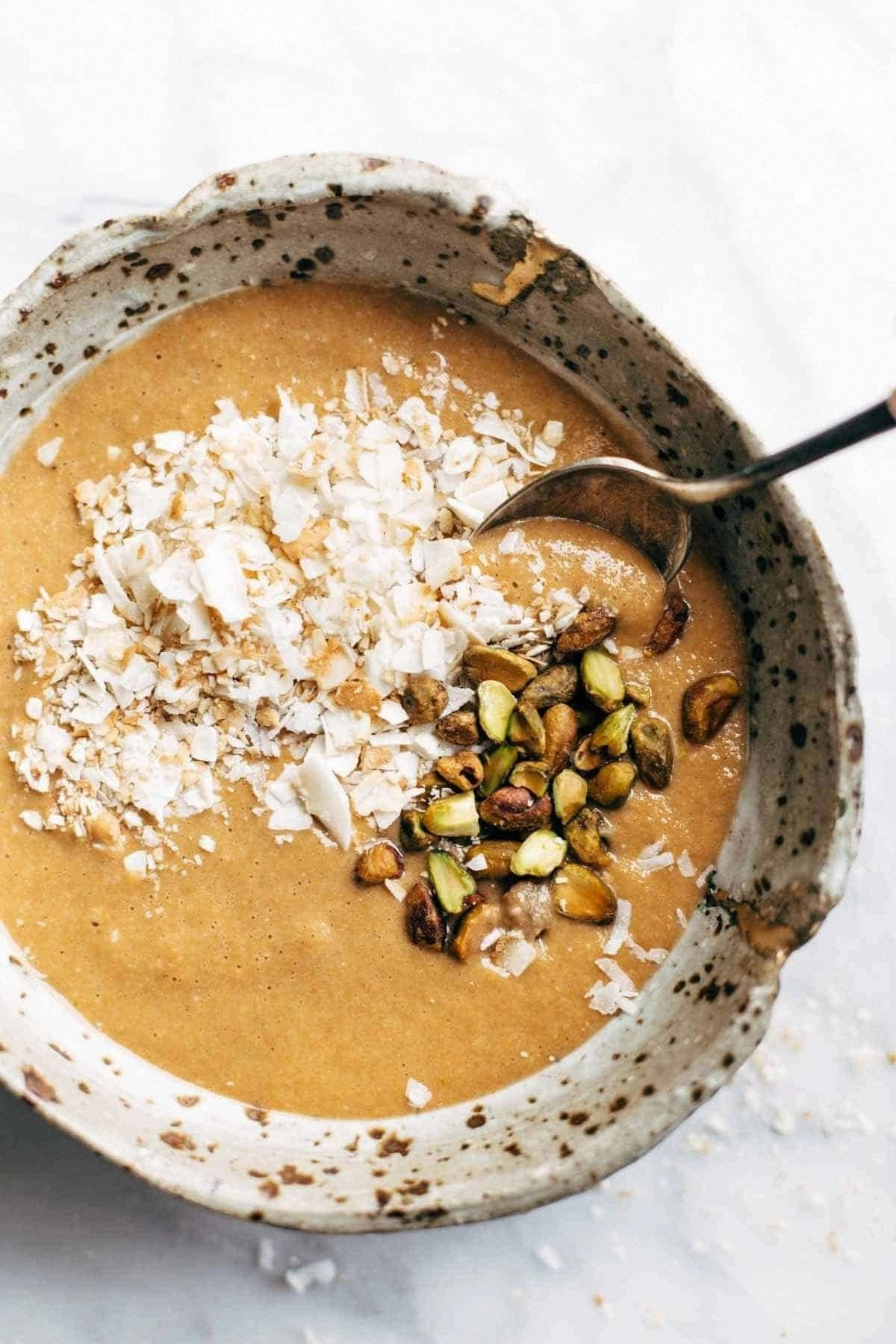 Carrot Cake Smoothie Bowl