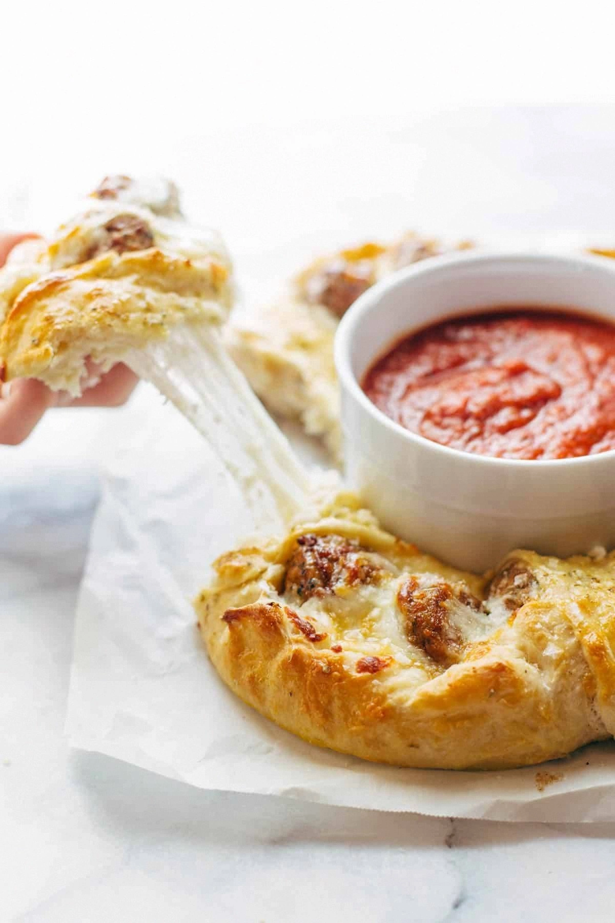 Cheesy Meatball Pull-Apart Piz
