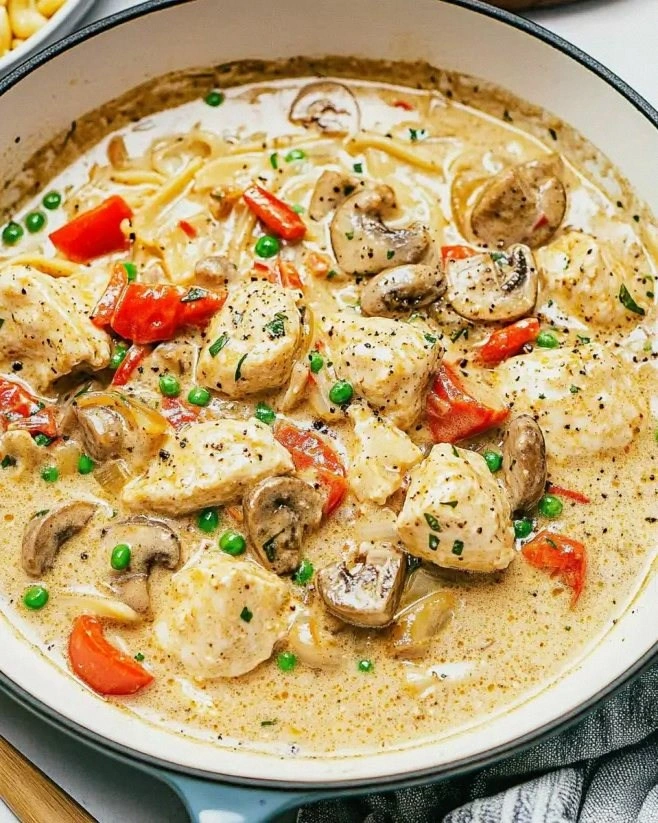 Chicken a la King: A Creamy Comfort Food Recipe!