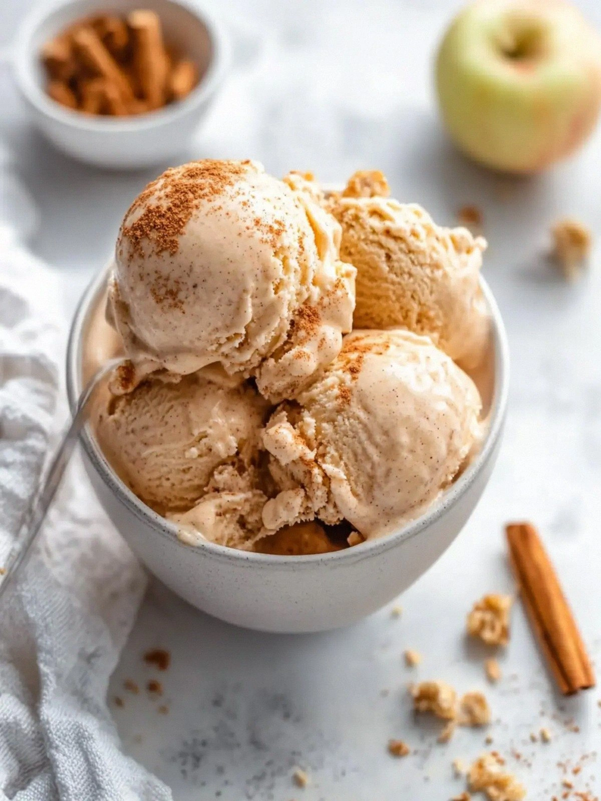 Cinnamon Apple Pie Ice Cream: 