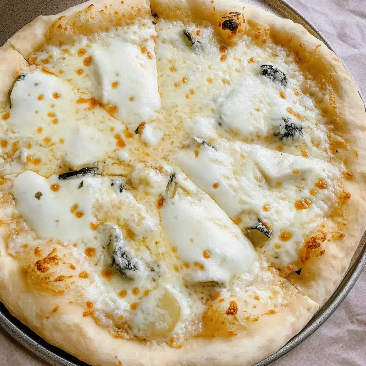Creamy Garlic White Pizza Sauce for Ultimate Flavor Joy