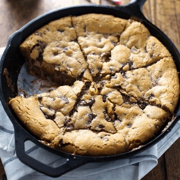 Deep Dish Chocolate Chip Cooki