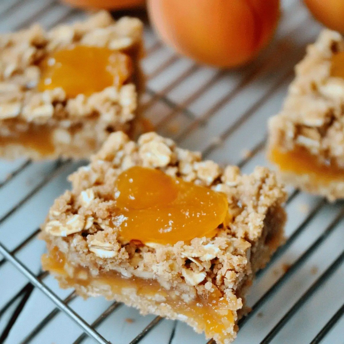 Delicious Apricot Oatmeal Crumble Bars in Just 30 Minutes