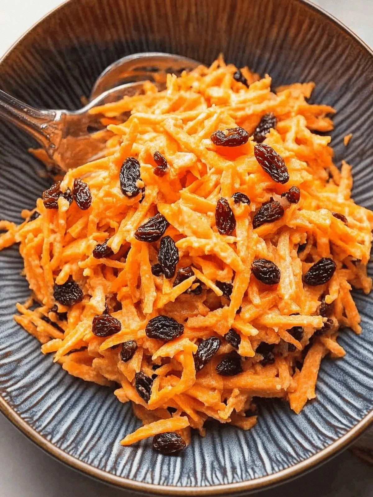 Delicious Carrot Raisin Salad 