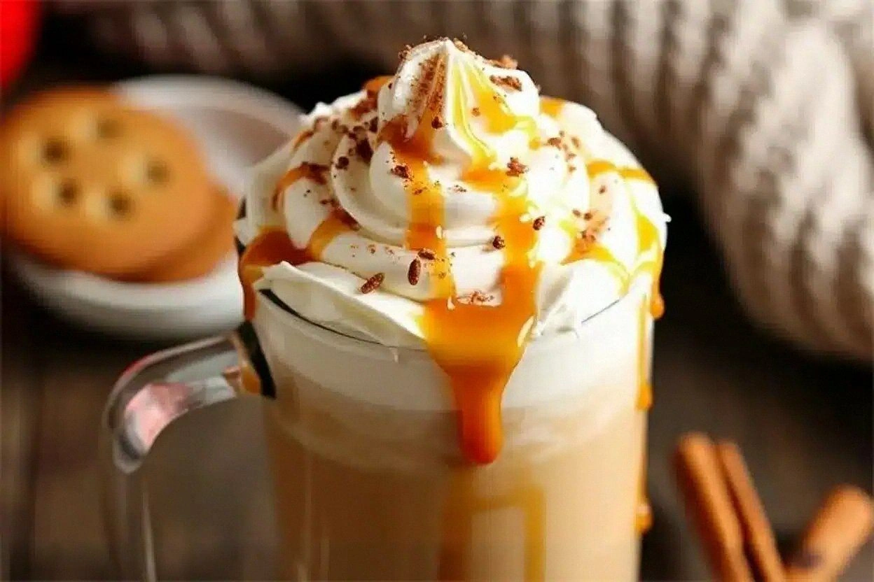 Dreamy Salted Caramel Snickerdoodle Latte Recipe Perfect for Fall