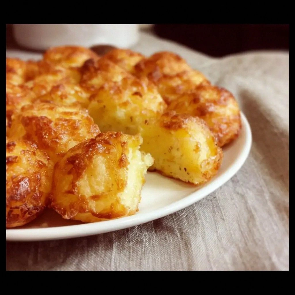 French Cheese Puffs (Gougères)