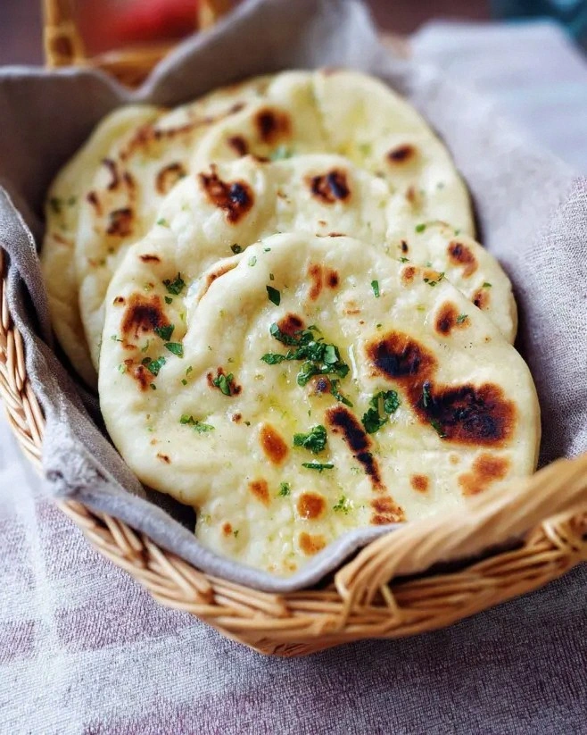 Garlic Naan: Discover This Easy, Delicious Recipe Today!