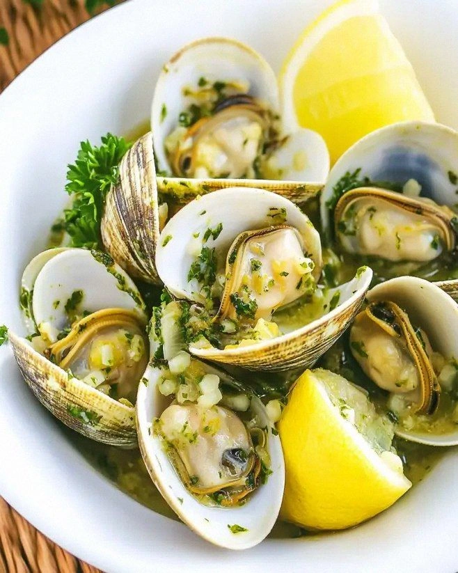 Grilled Clams with Garlic Butter: A Flavorful Delight!