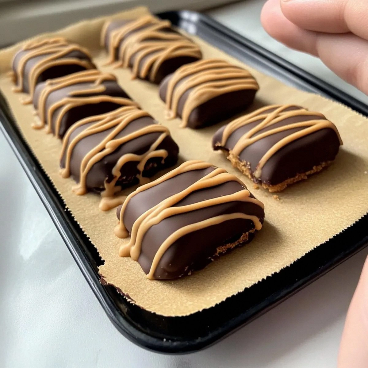 Irresistible Buckeye Graham Crackers for Easy Snacking Delight