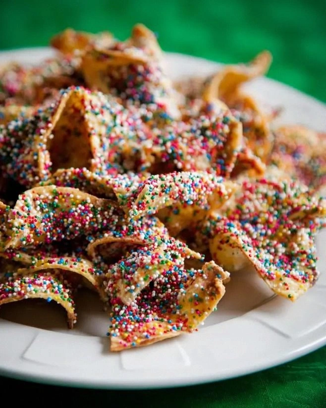 Loaded Funfetti Dessert Nachos: Sweet Treats Awaits!