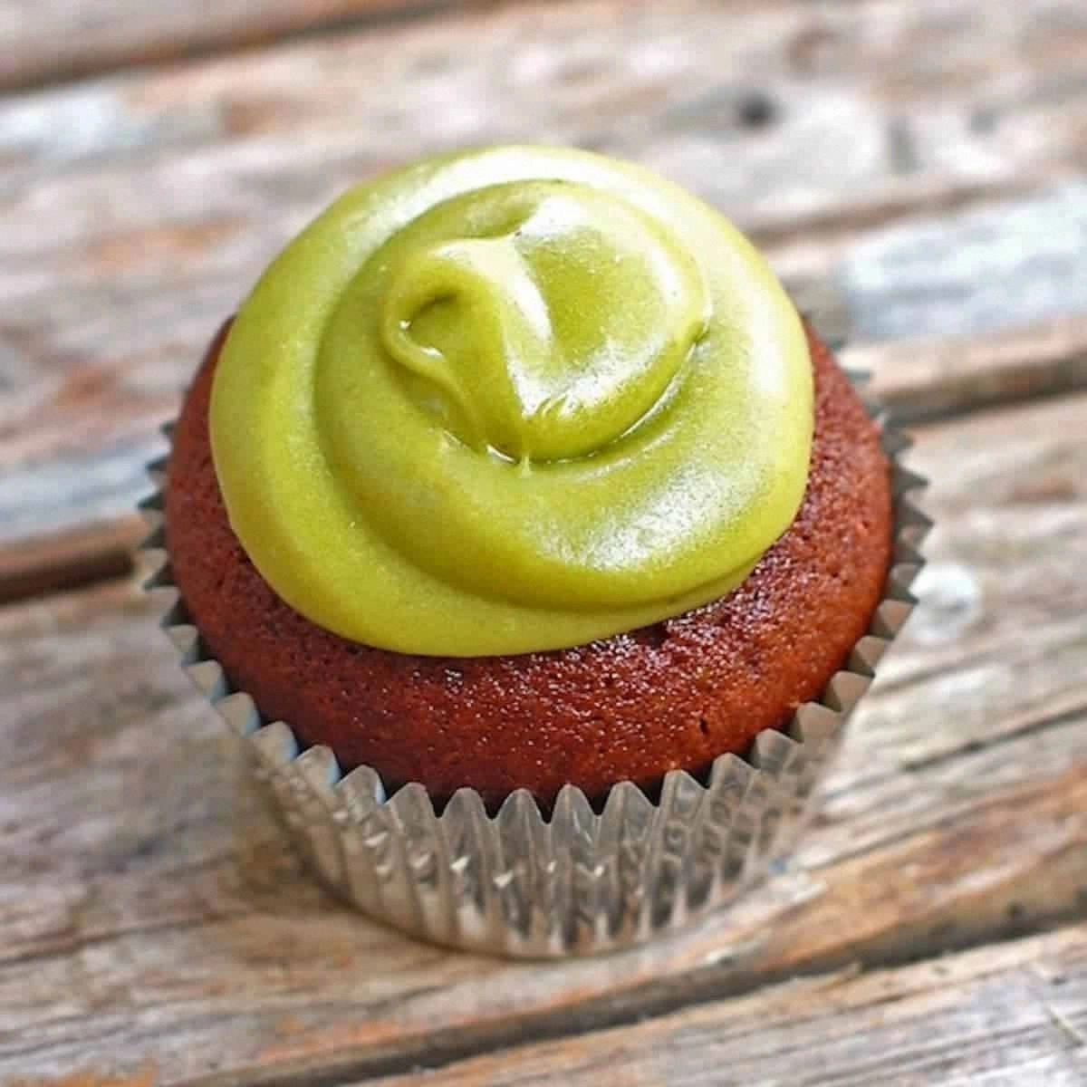 Milk Chocolate Cupcakes with A