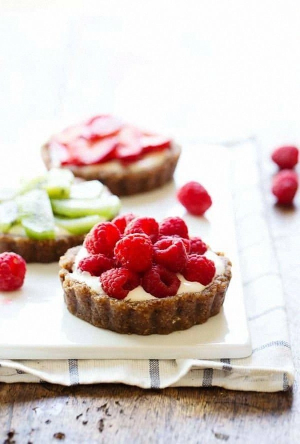 No-Bake Mini Fruit Pizzas