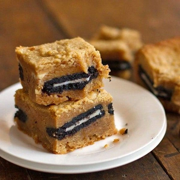 Peanut Butter Oreo Blondies