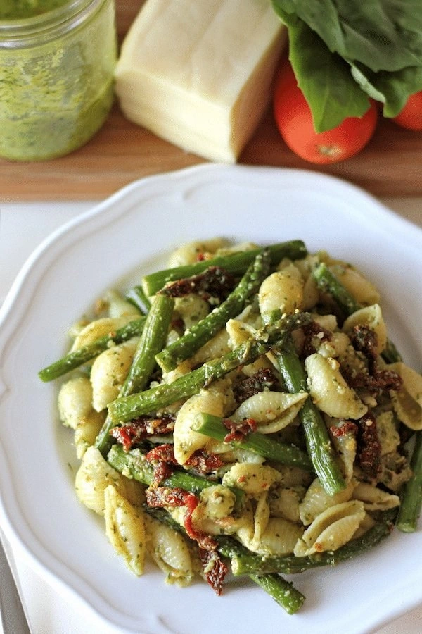 Pesto Pasta with Sun Dried Tom