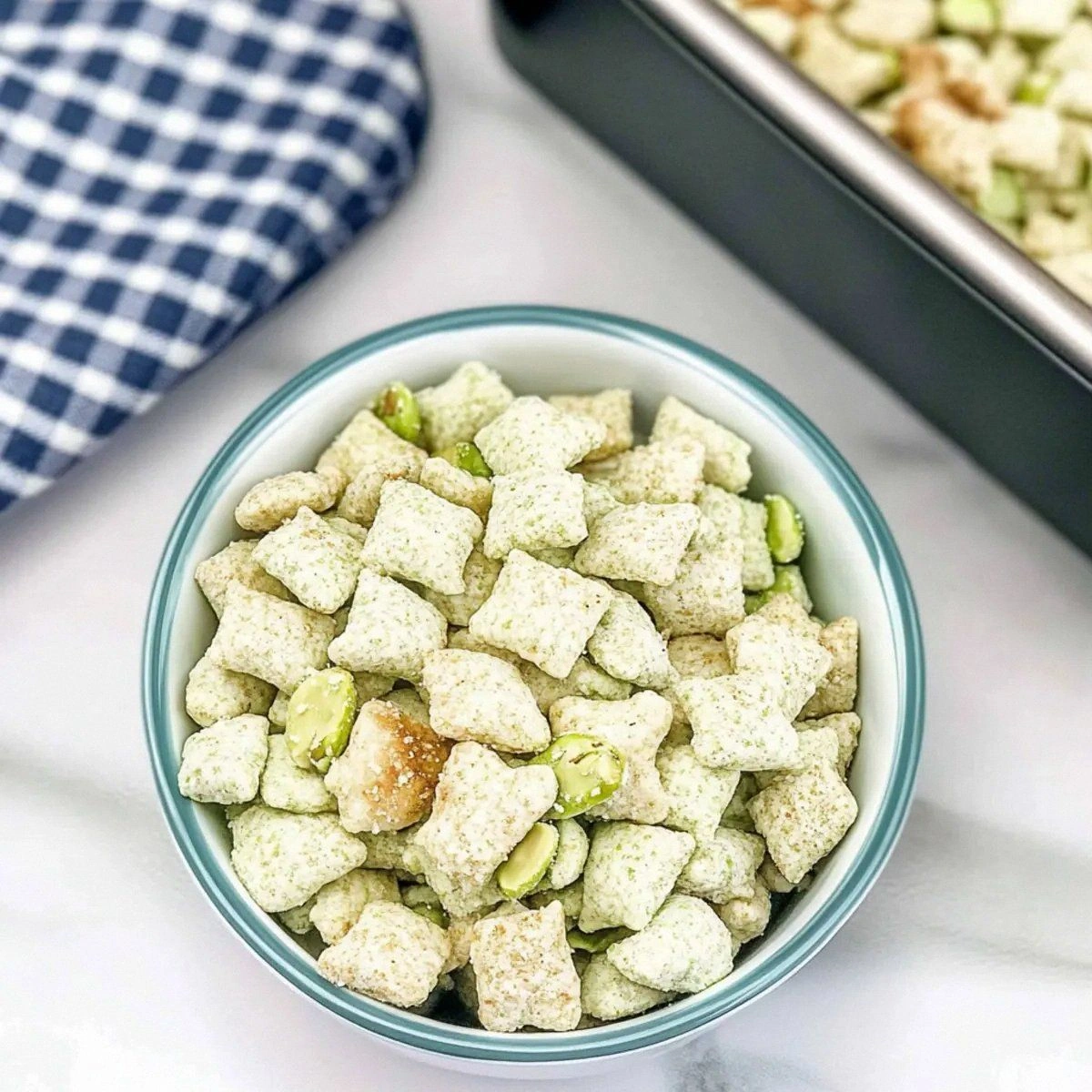 Pistachio Puppy Chow: Irresistibly Crunchy & Sweet Snack