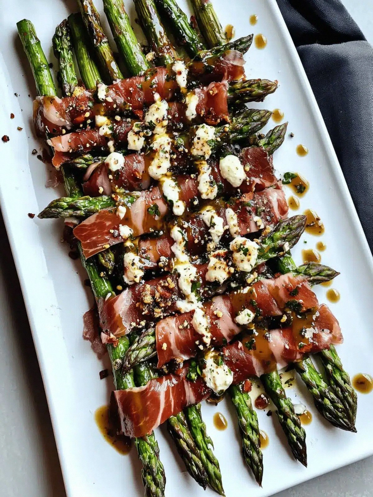 Prosciutto Wrapped Asparagus: 