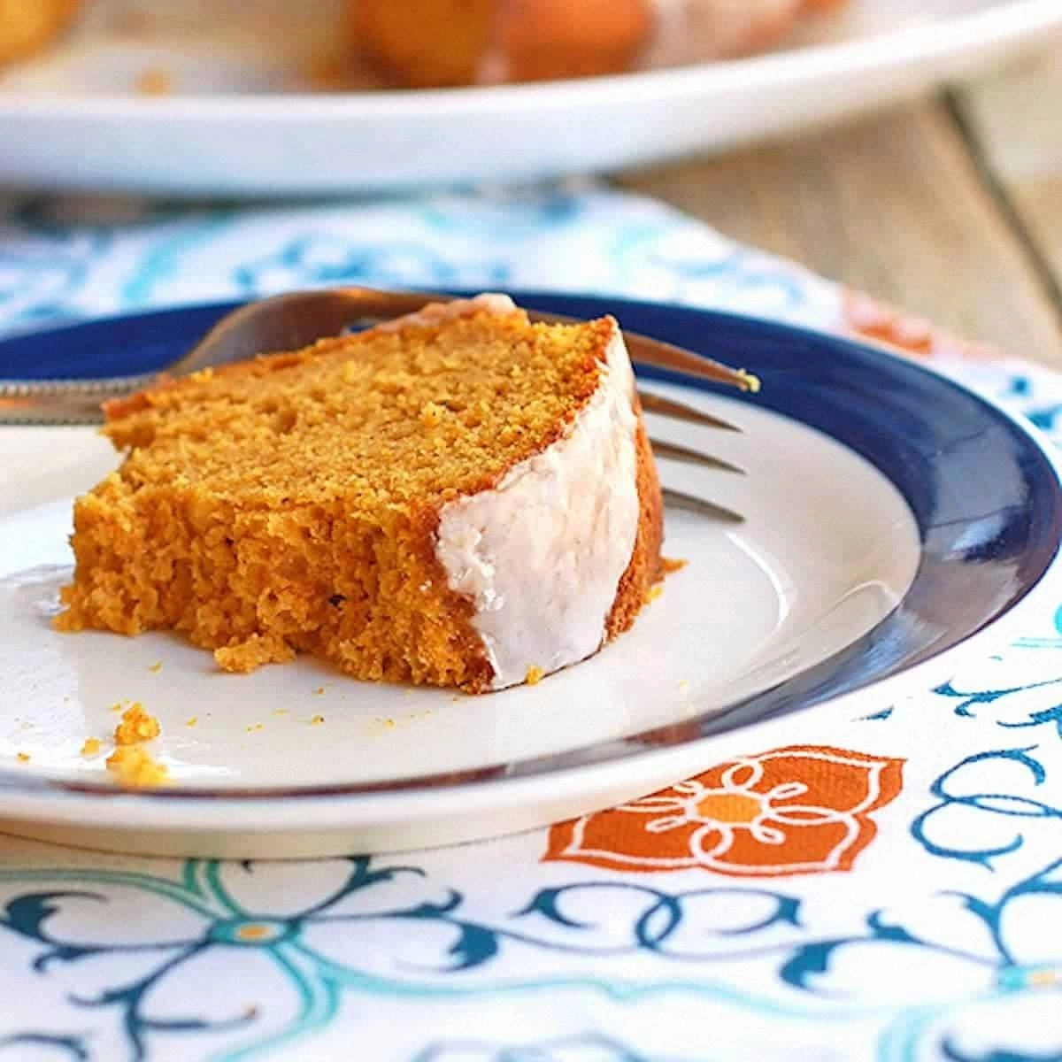 Pumpkin Bundt Cake with Cinnam