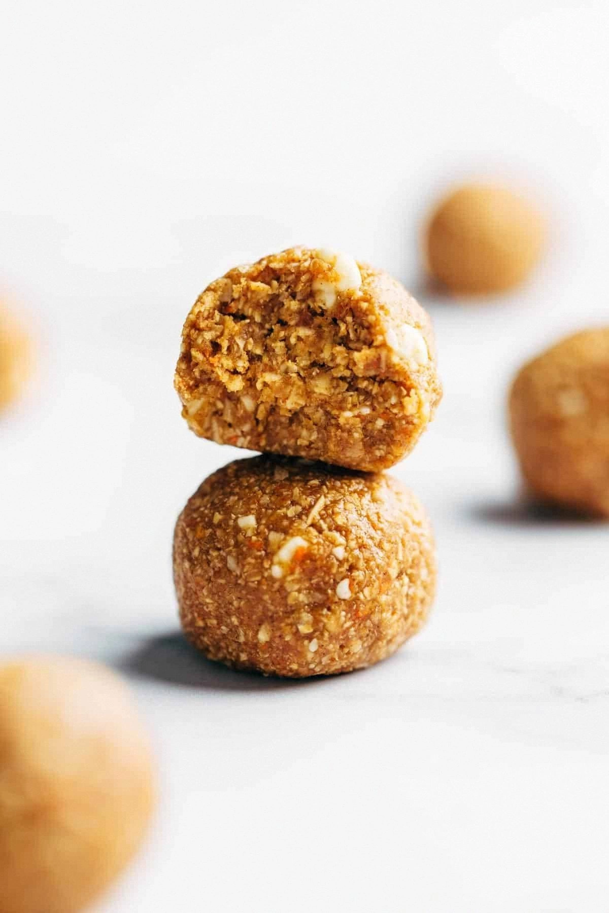 Raw Vegan Carrot Cake Bites