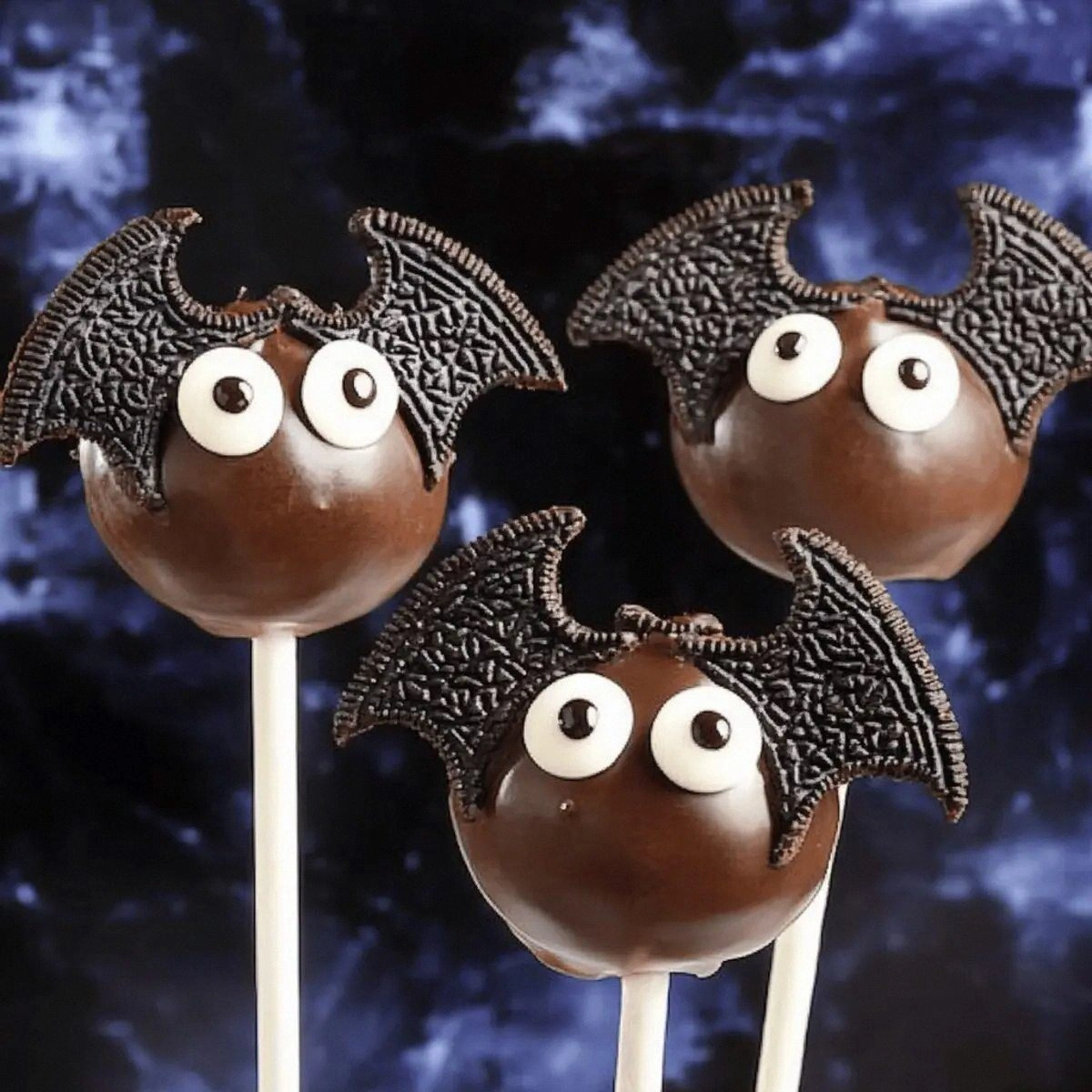 Spook-tacular OREO Bat Cookie Ball Pops for Halloween Fun