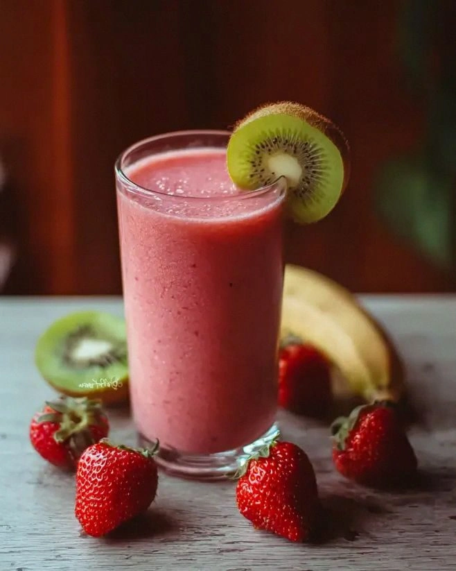 Strawberry Kiwi Banana Smoothie: A Refreshing Delight!