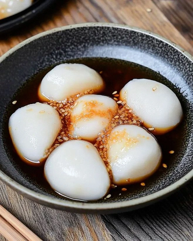 Sweet Rice Dumplings with Sweet Soy Sauce: DIY Delight!