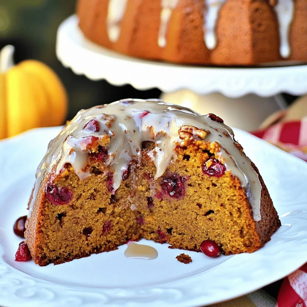 Thanksgiving Bundt Cake: Pure Holiday Bliss in Every Slice