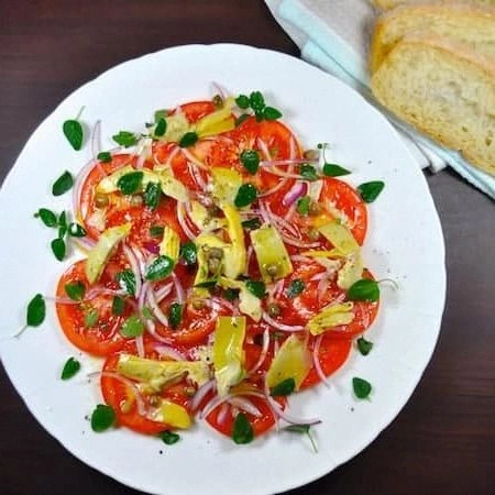 Tomato and Artichoke Salad wit